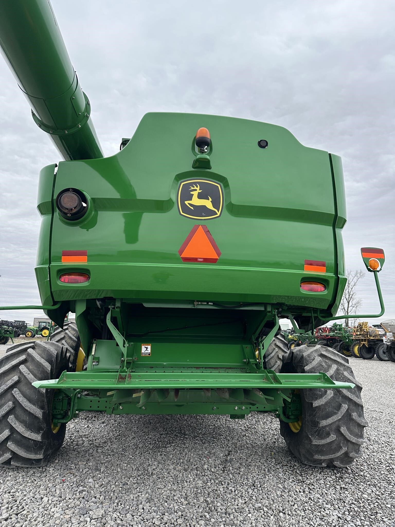 2013 John Deere S690 Combine