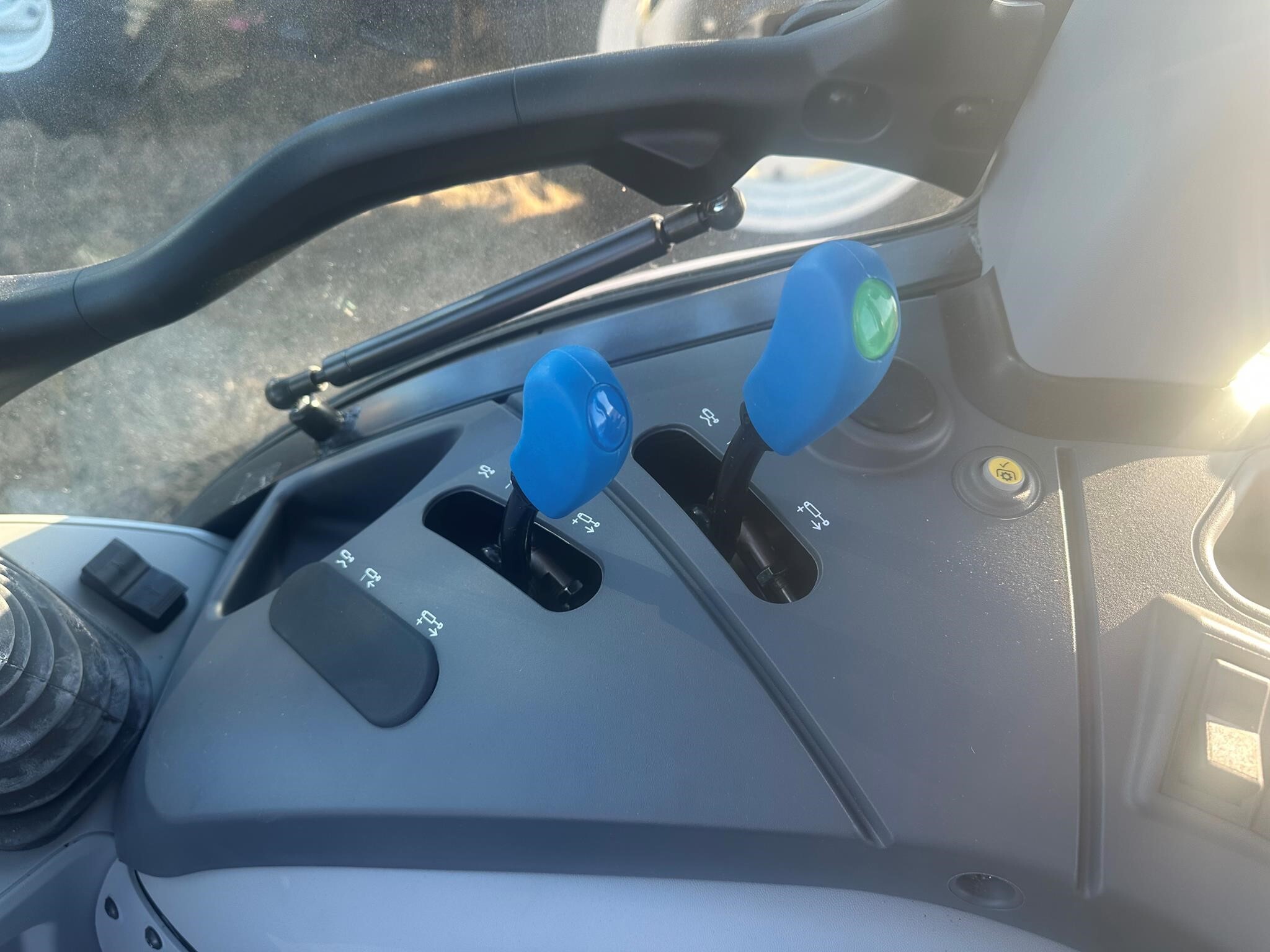 2024 New Holland POWERSTAR 75 Tractor