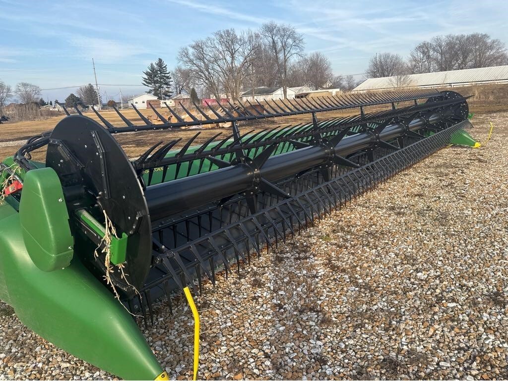 2019 John Deere 735FD Platform