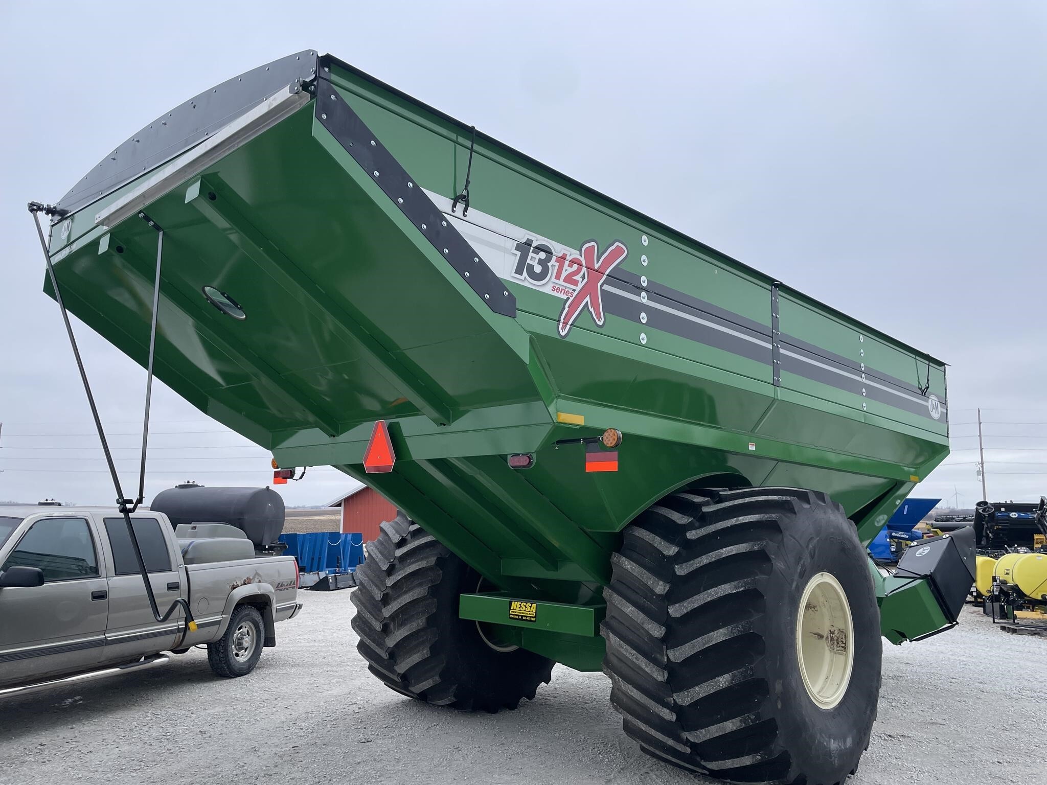 2022 J&M 1312-20S Grain Cart