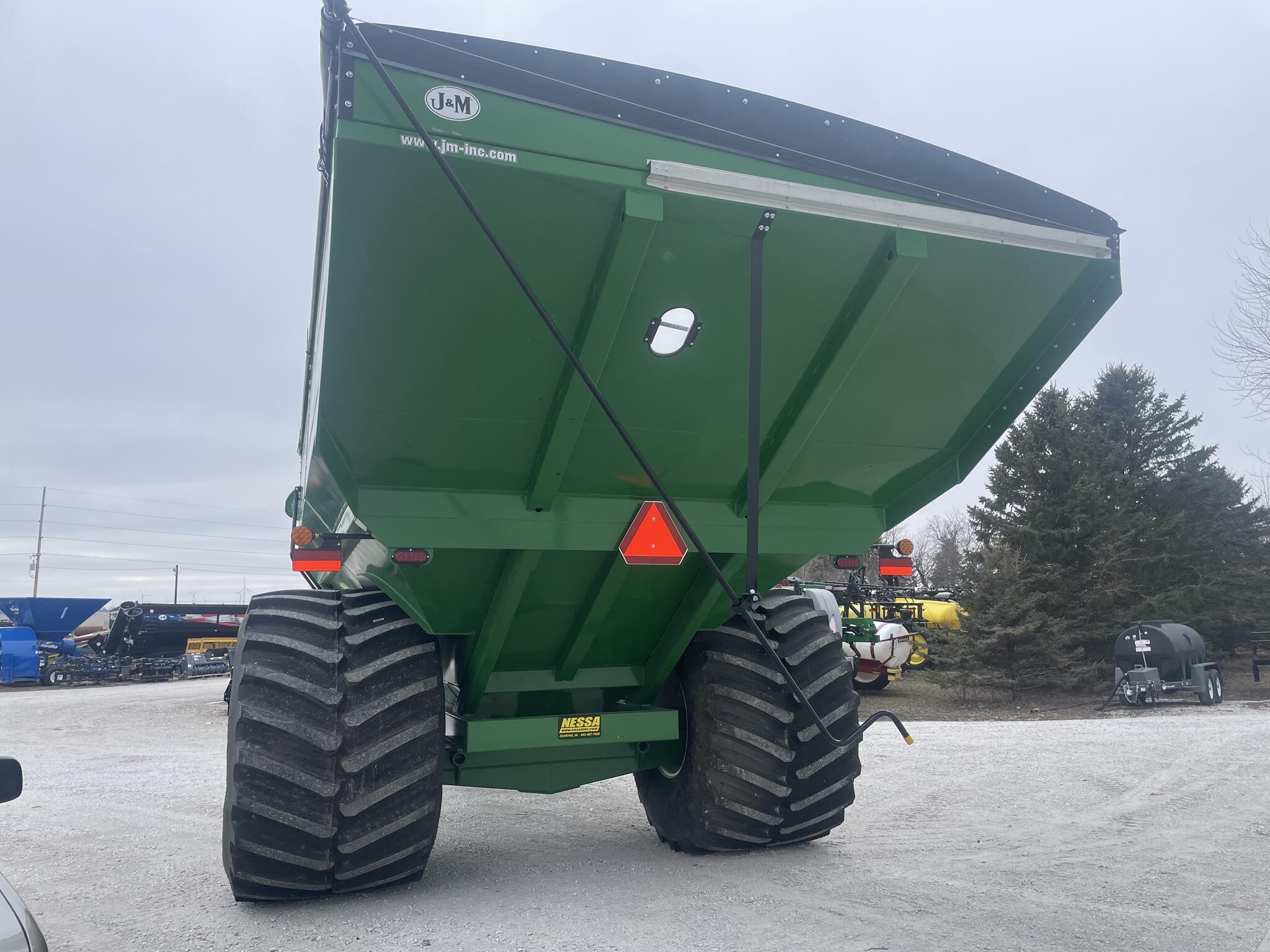 2022 J&M 1312-20S Grain Cart
