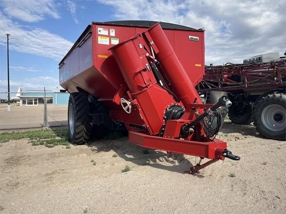 2023 Brandt 1350DXT Grain Cart