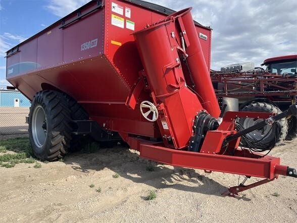 2023 Brandt 1350DXT Grain Cart