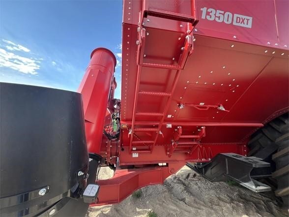 2023 Brandt 1350DXT Grain Cart