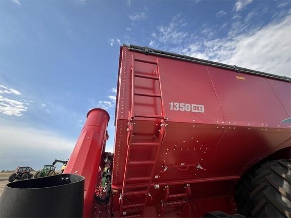2023 Brandt 1350DXT Grain Cart