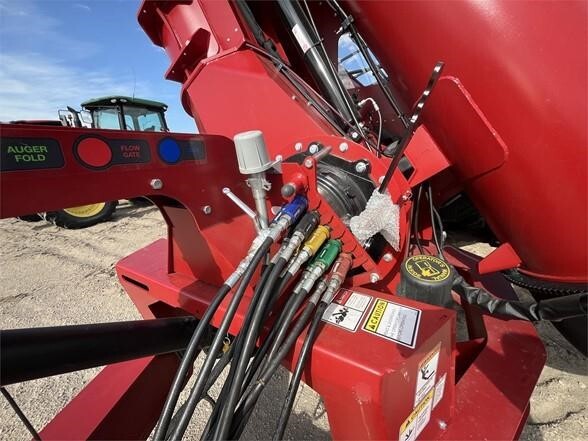 2023 Brandt 1350DXT Grain Cart