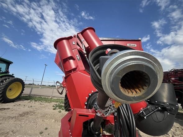 2023 Brandt 1350DXT Grain Cart