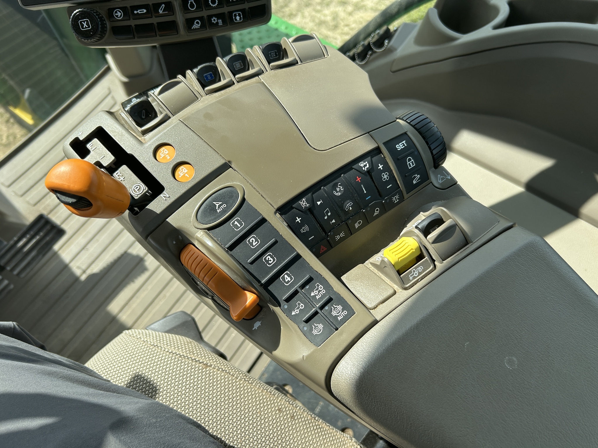 2023 John Deere 8R 310 Tractor