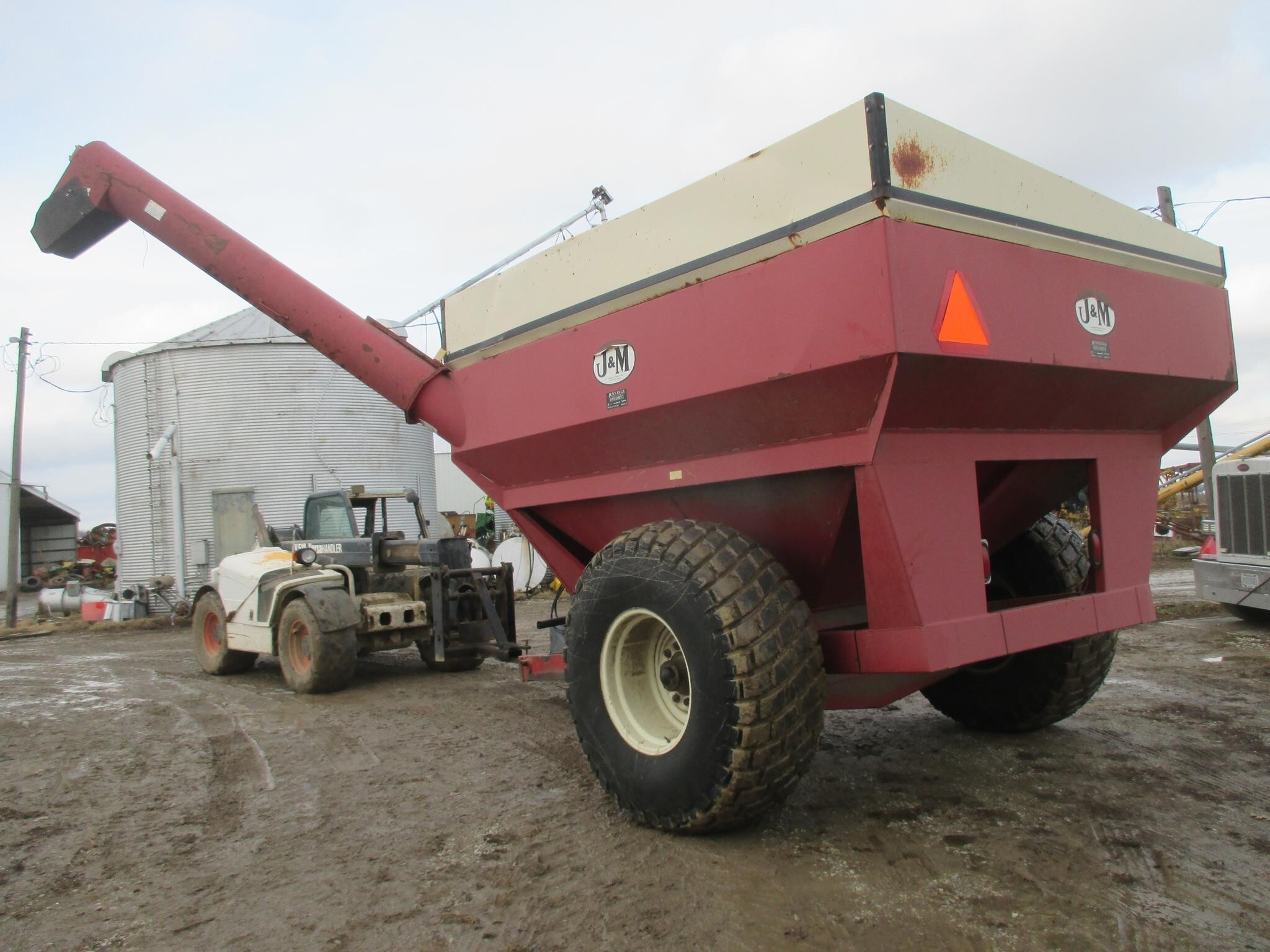  J&M 500-14 Grain Cart