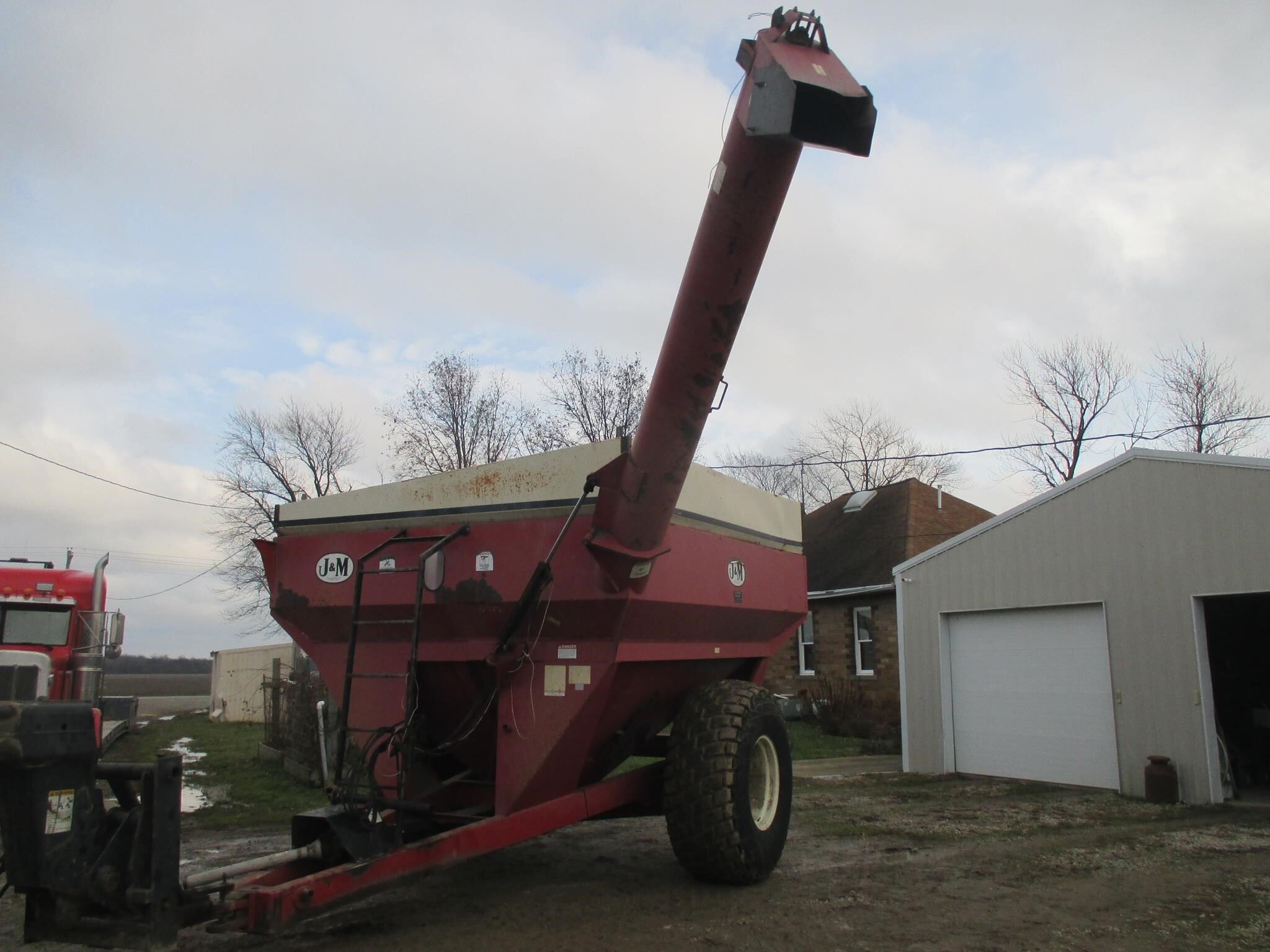  J&M 500-14 Grain Cart
