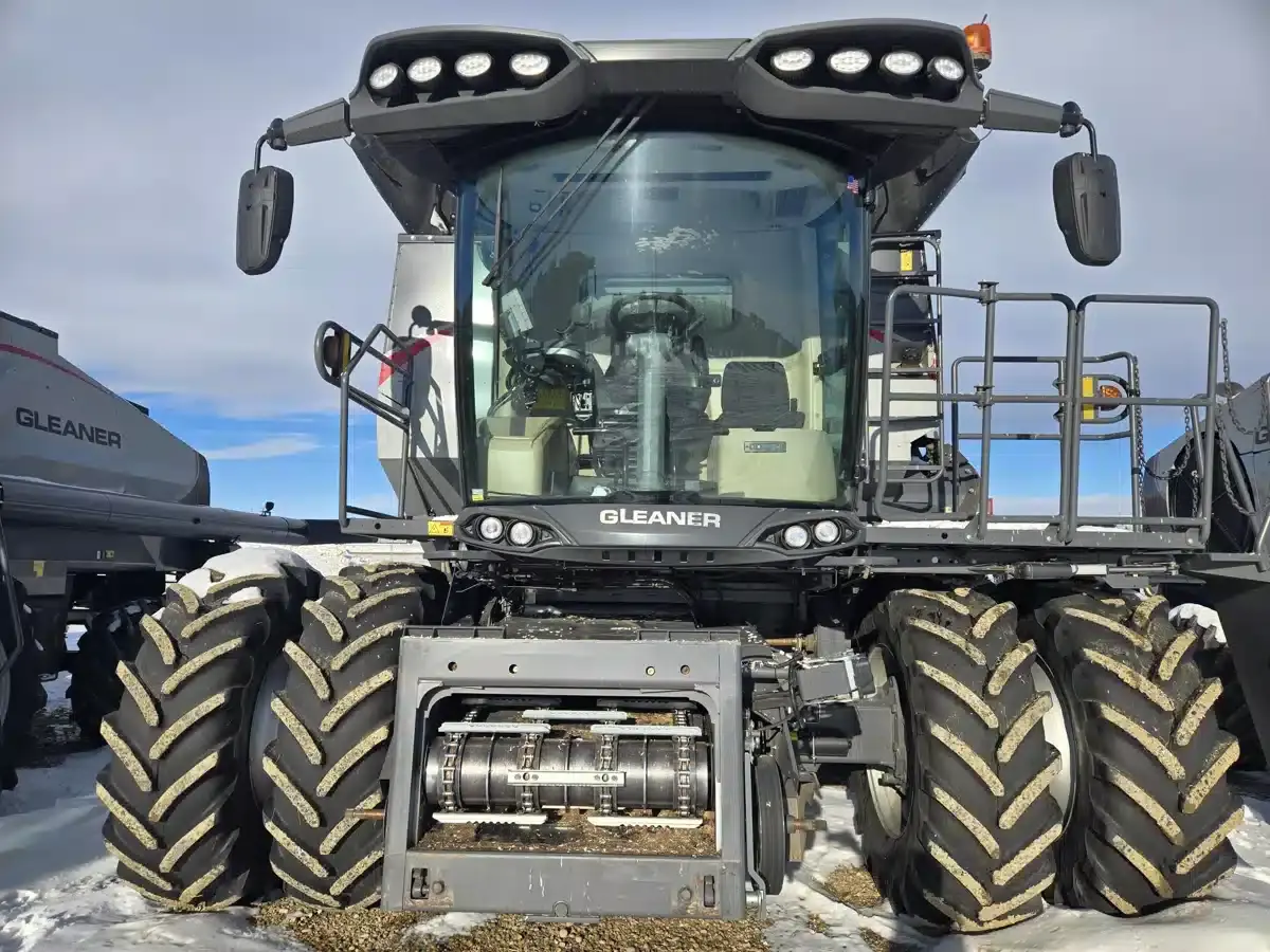 2016 Gleaner S97 Combine