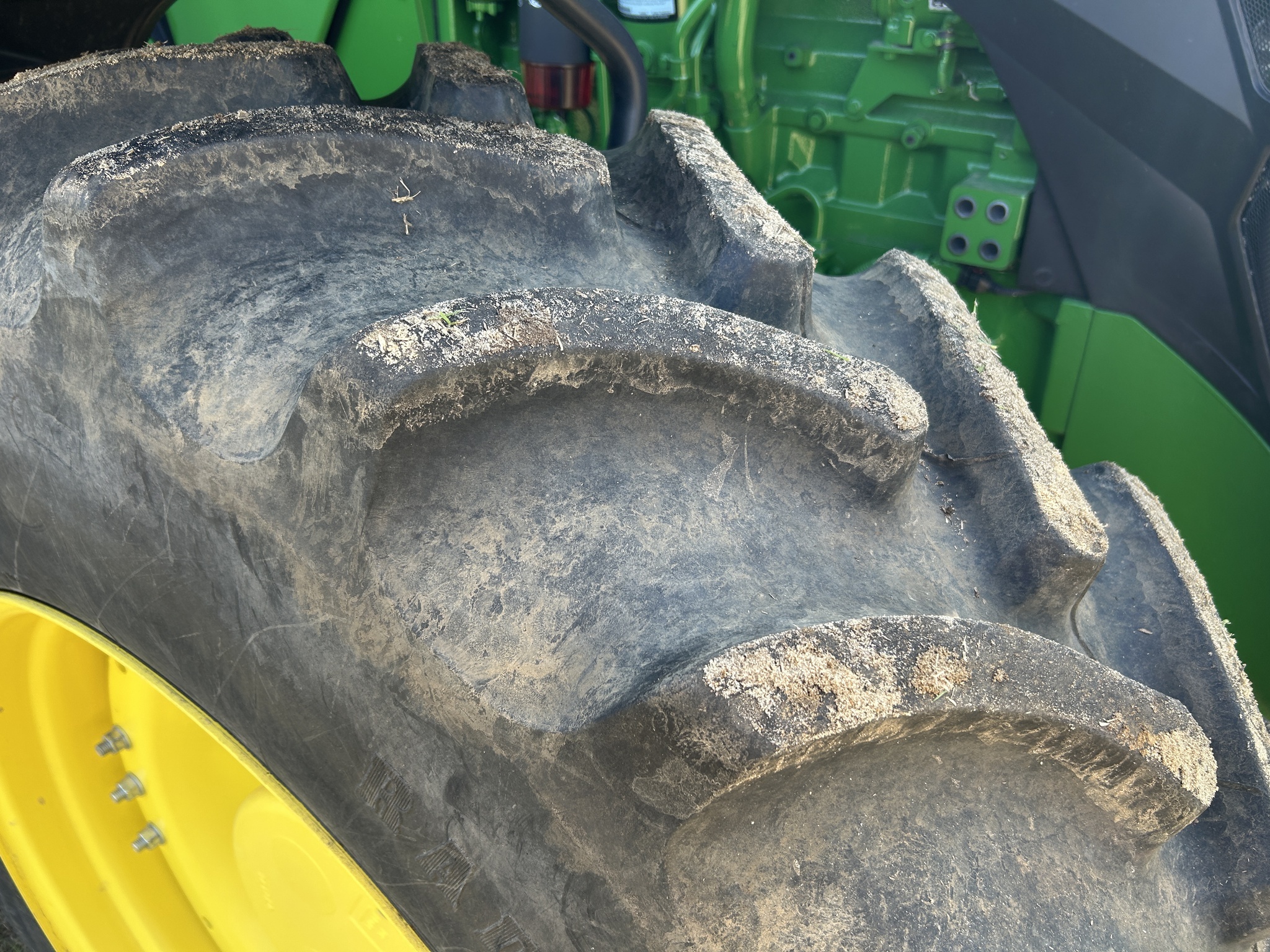 2023 John Deere 8R 250 Tractor