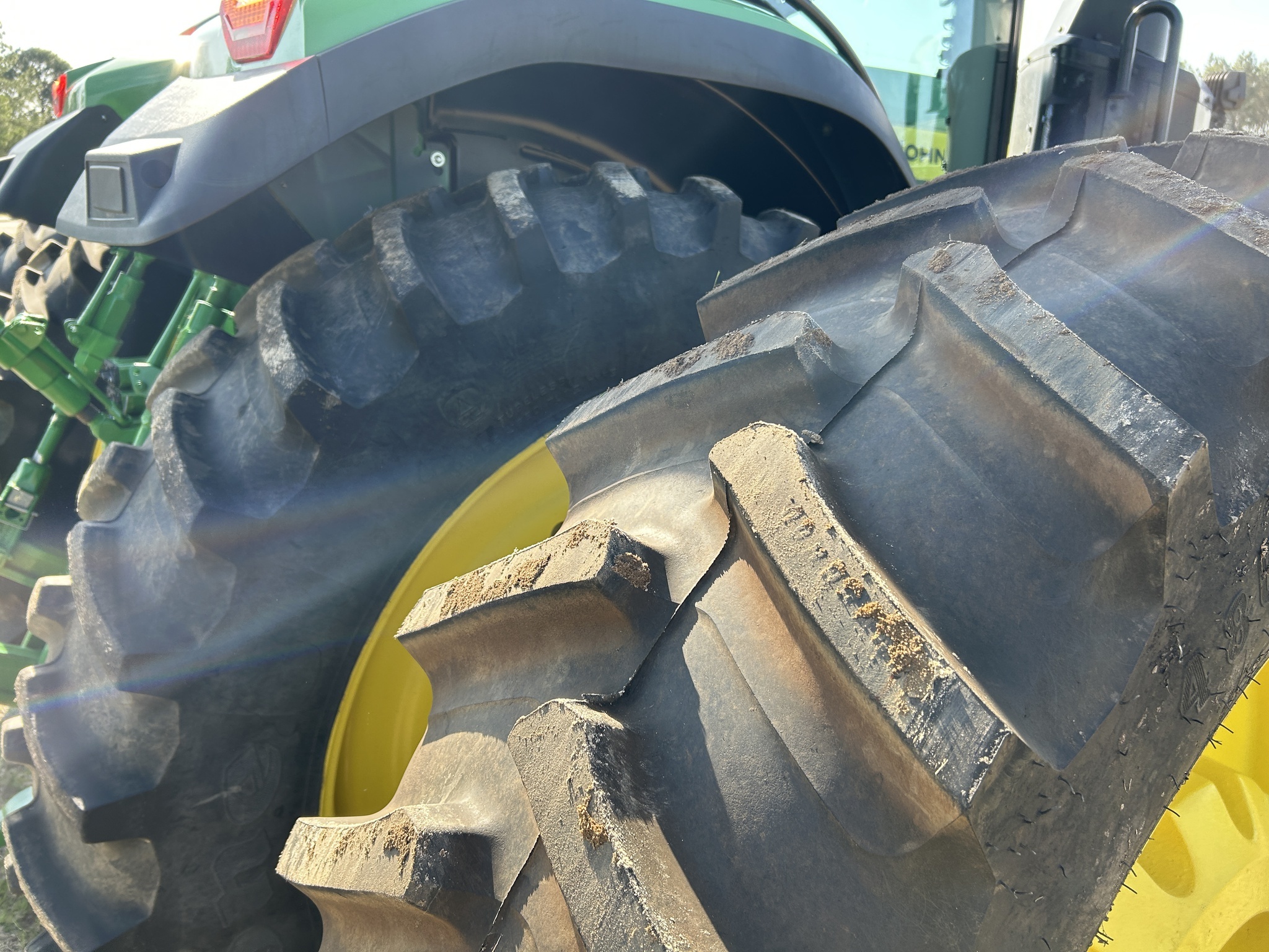 2023 John Deere 8R 250 Tractor