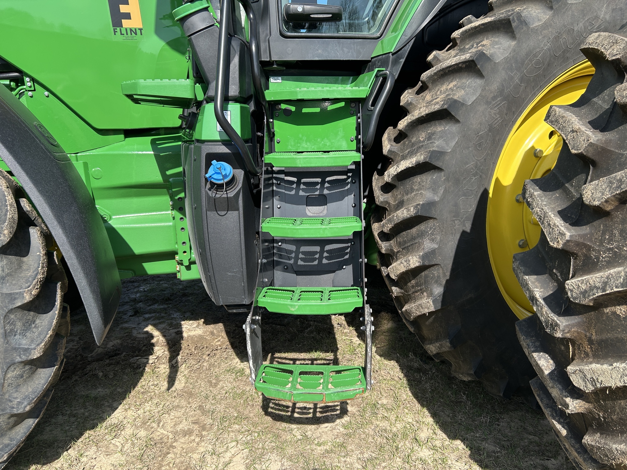 2023 John Deere 8R 250 Tractor
