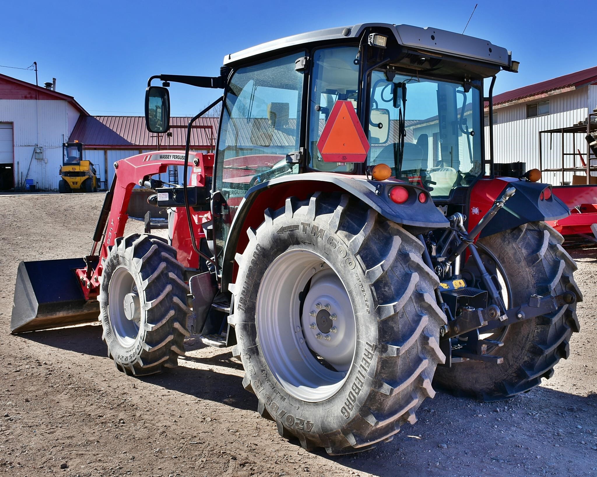 2020 Massey Ferguson 4707 Tractor
