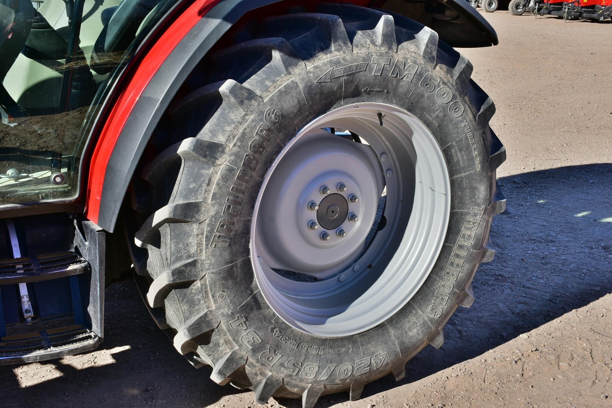 2020 Massey Ferguson 4707 Tractor