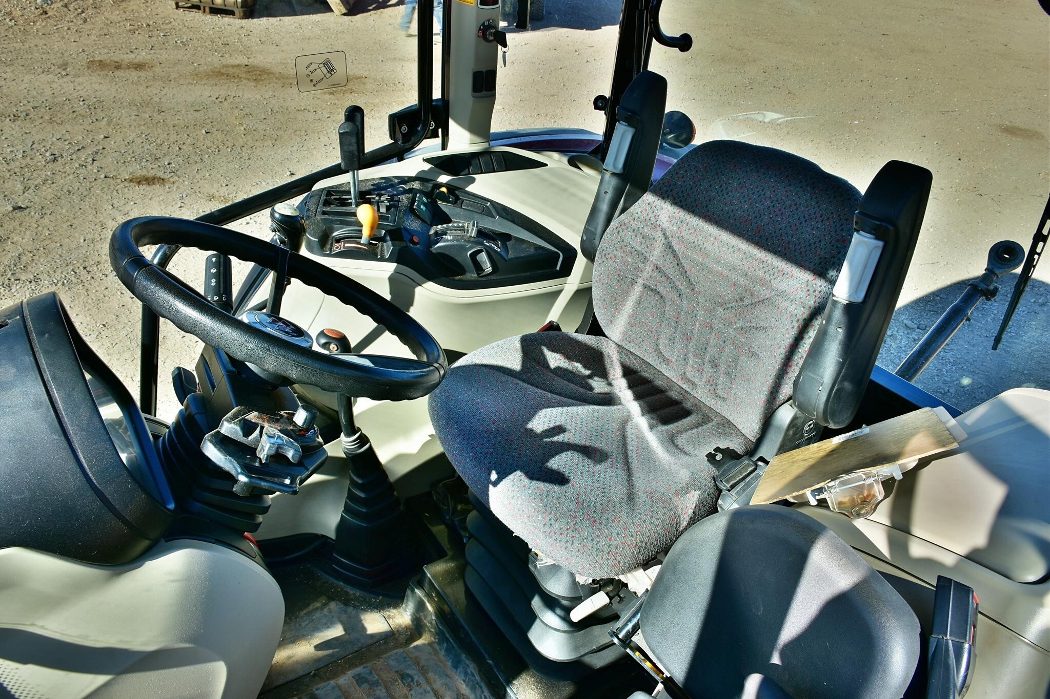 2020 Massey Ferguson 4707 Tractor