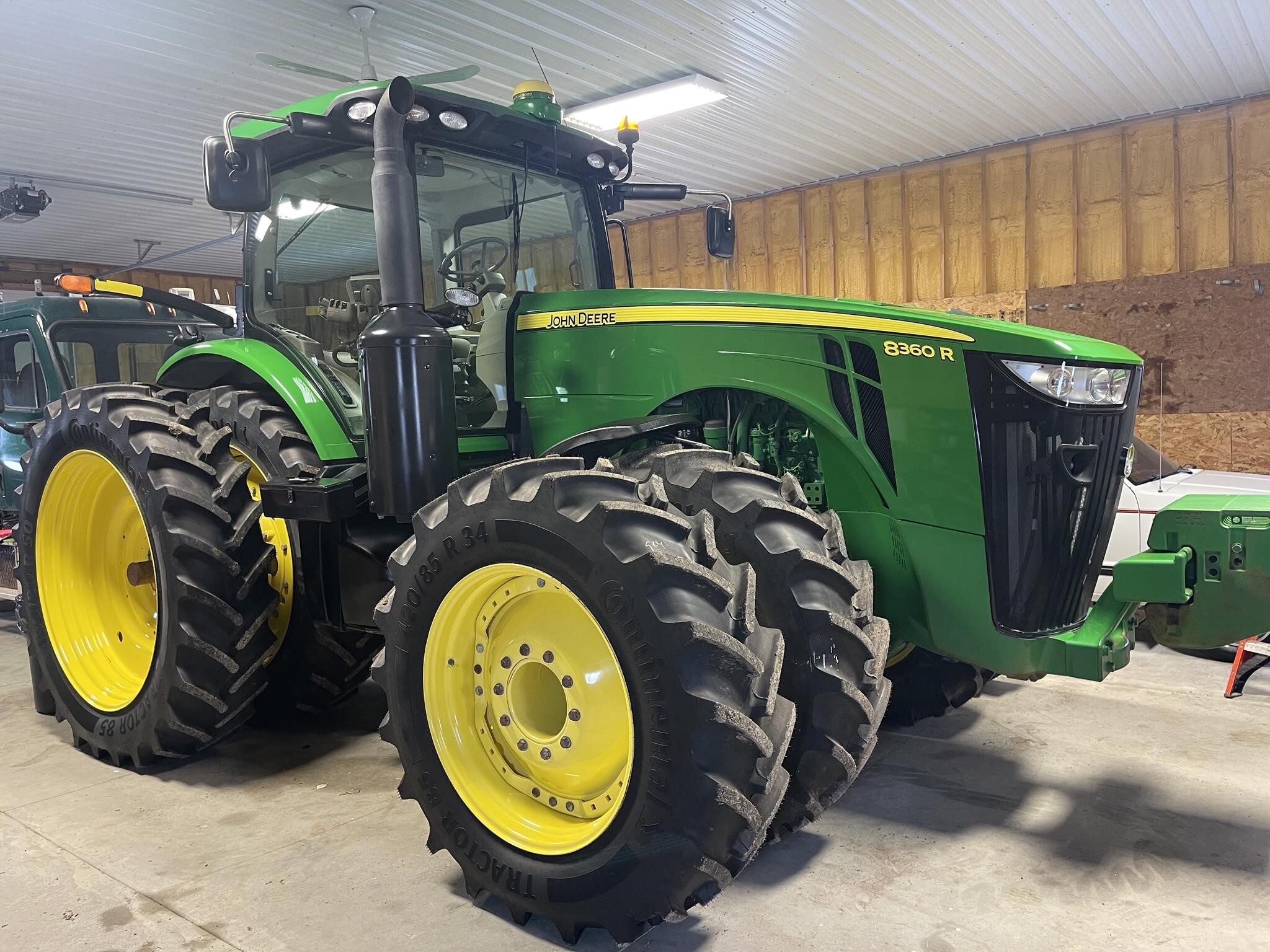 2014 John Deere 8360R Tractor