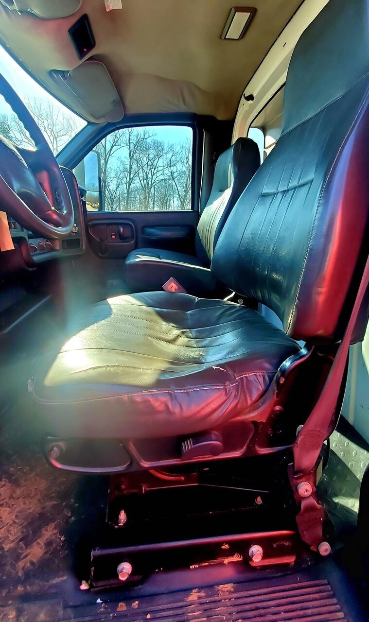 2005 Chevrolet Kodiak C8500 Semi Trucks/Trailer