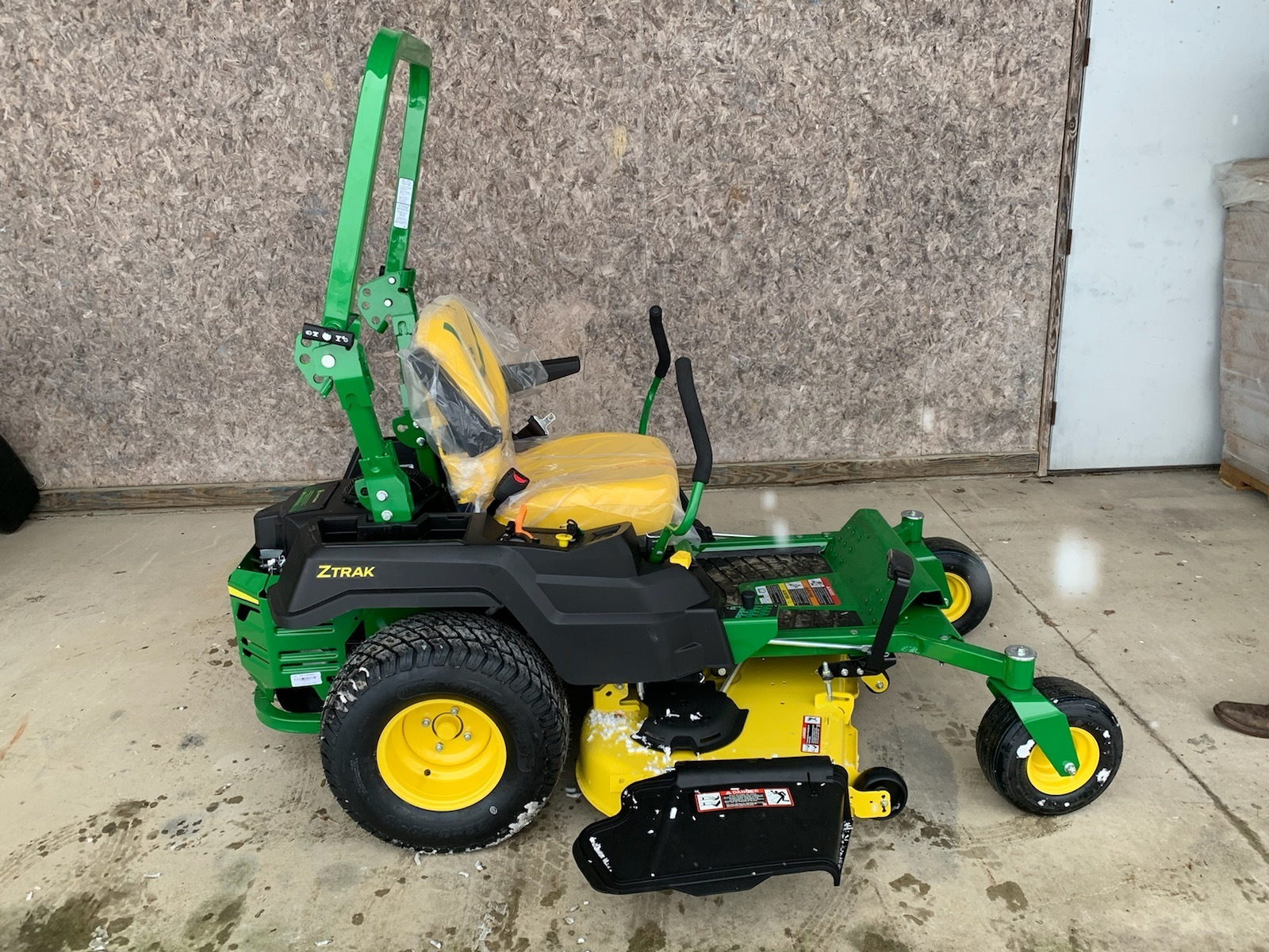 2025 John Deere Z530M Lawn Mower