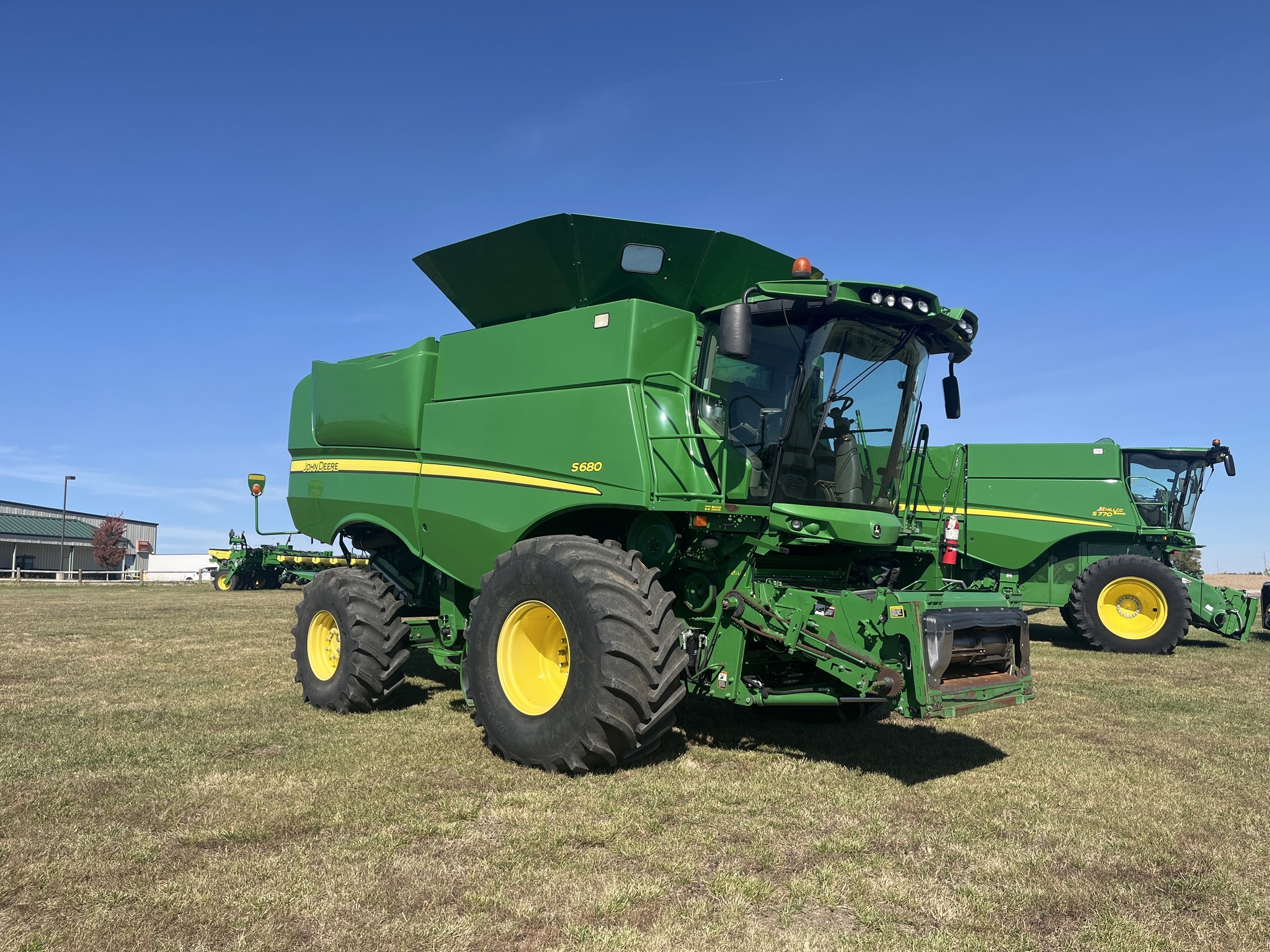 2012 John Deere S680 Combine