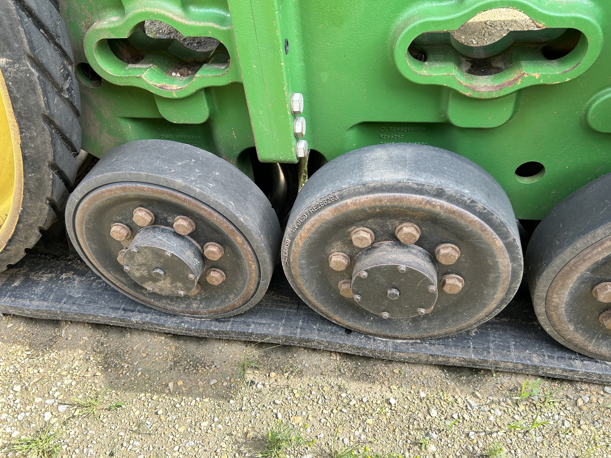 2013 John Deere 8335RT Tractor