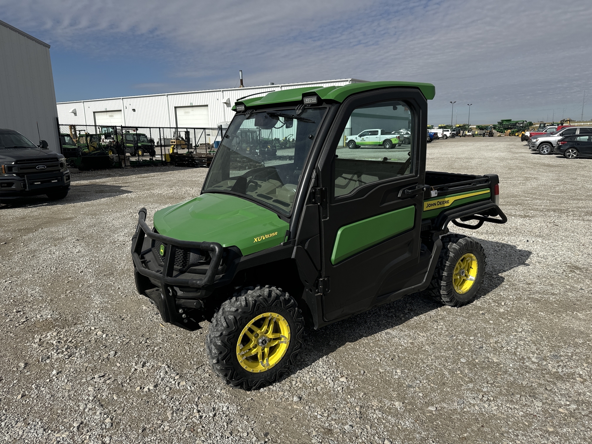 2022 John Deere XUV835R ATVs and Utility Vehicle