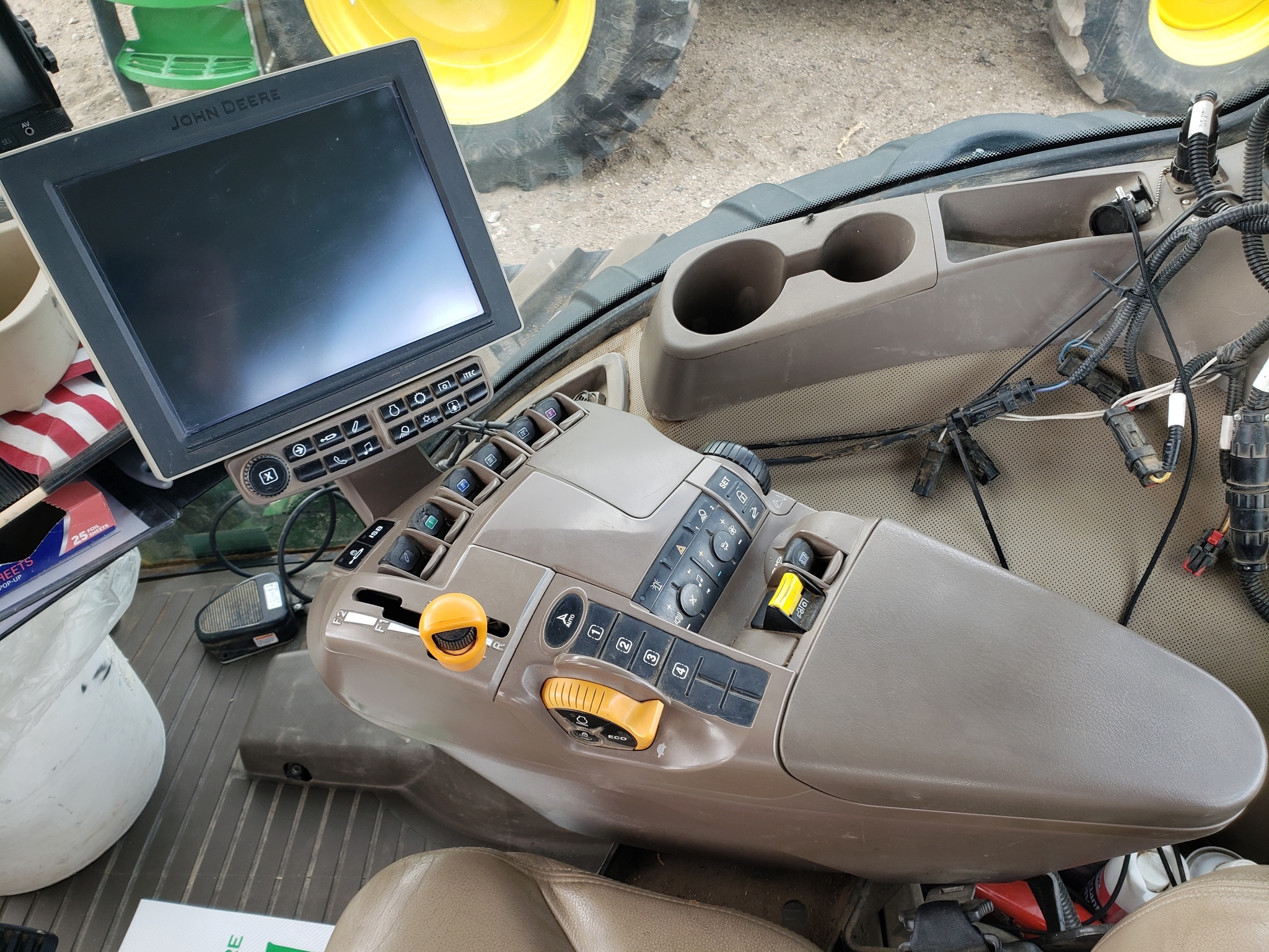2016 John Deere 8370RT Tractor