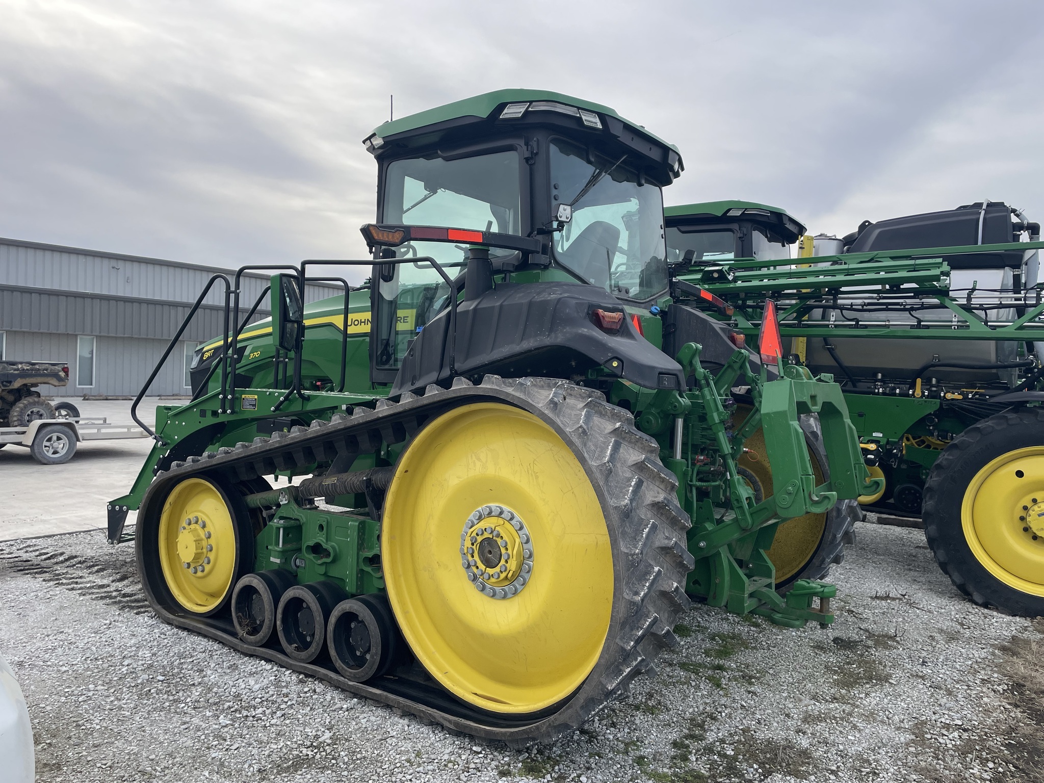 2023 John Deere 8RT 370 Tractor