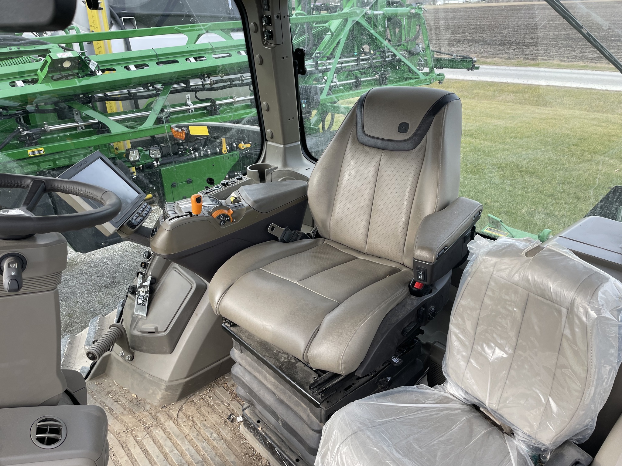 2023 John Deere 8RT 370 Tractor