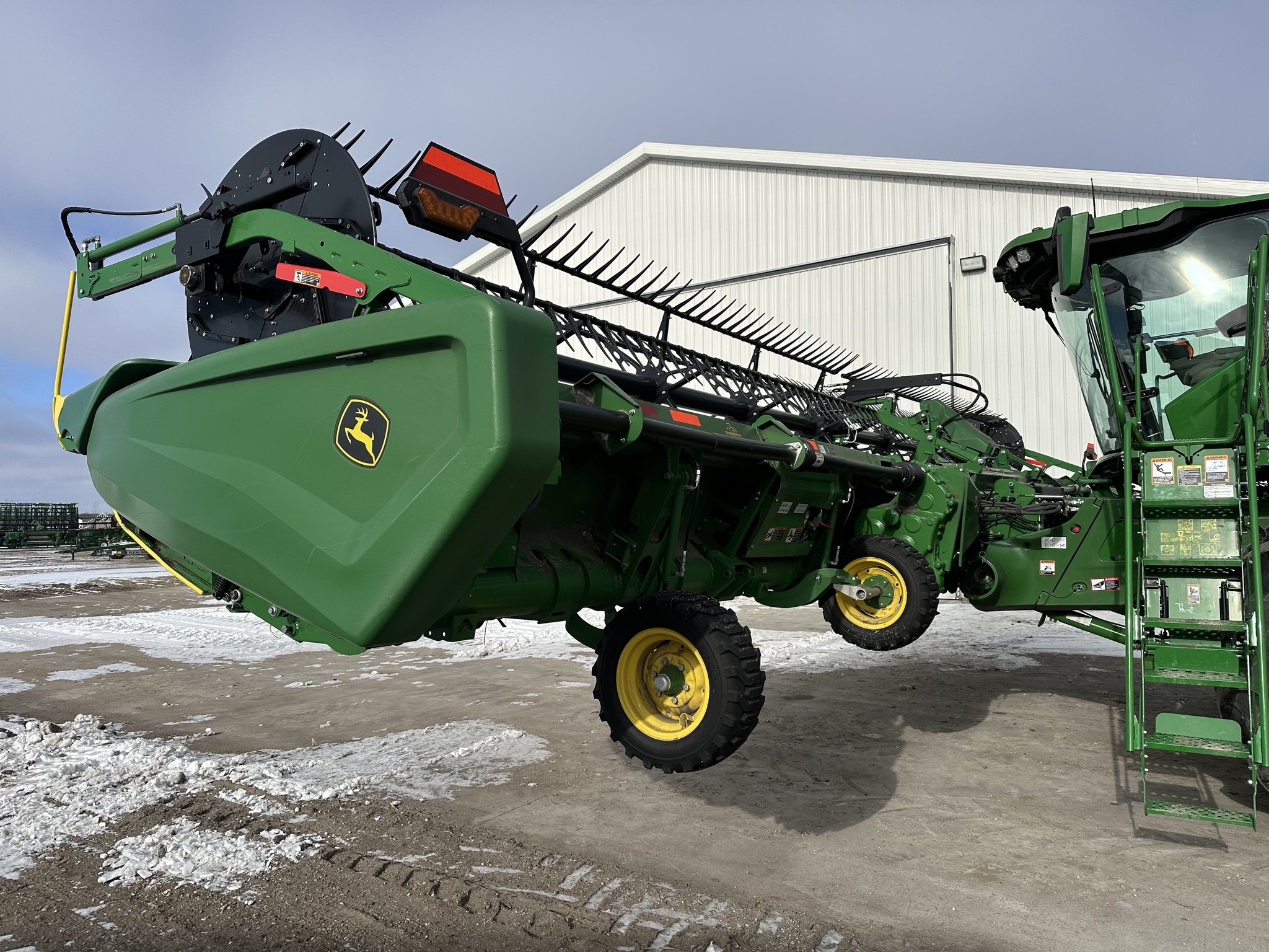 2022 John Deere HD40F Platform