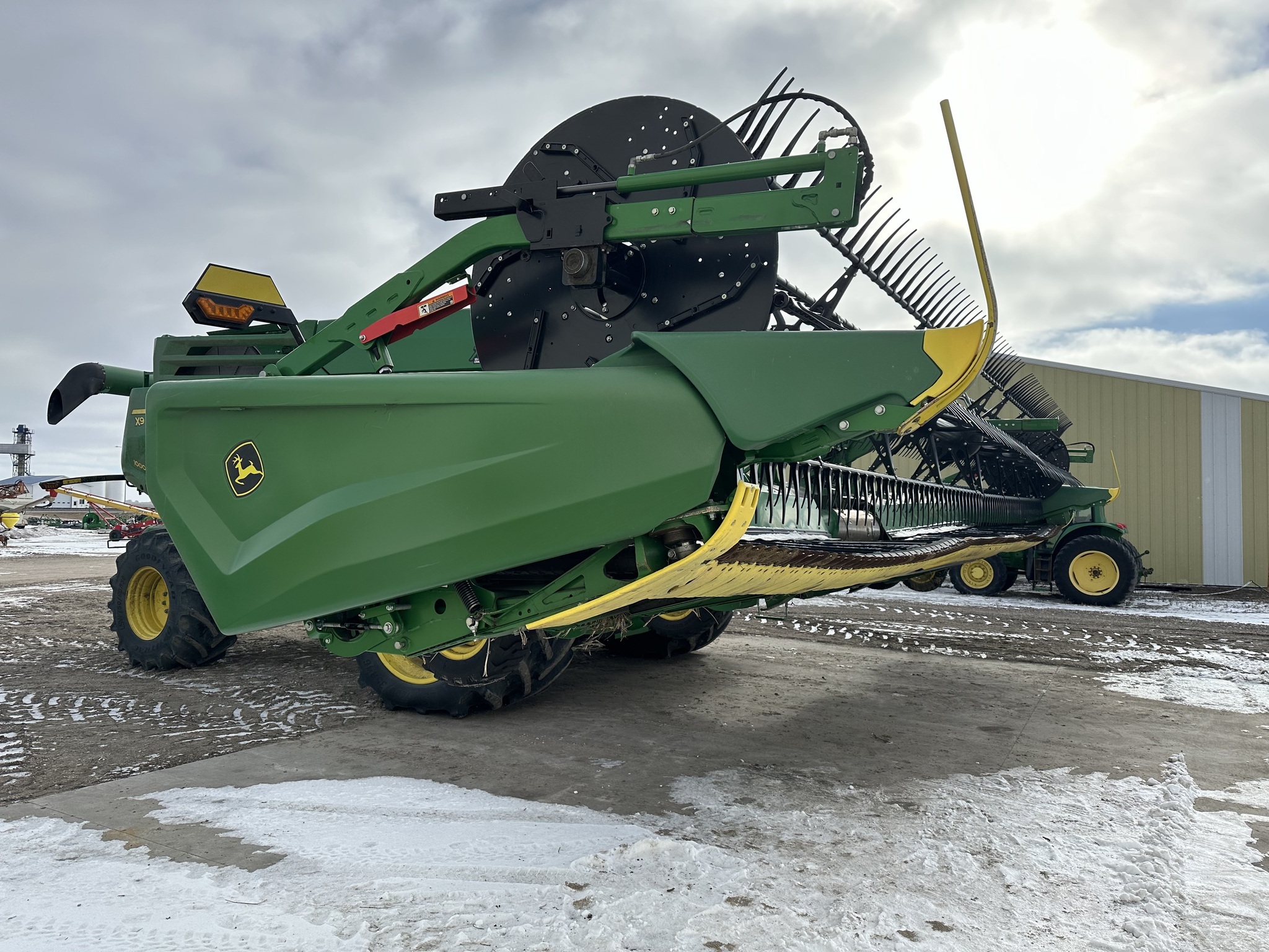 2022 John Deere HD40F Platform