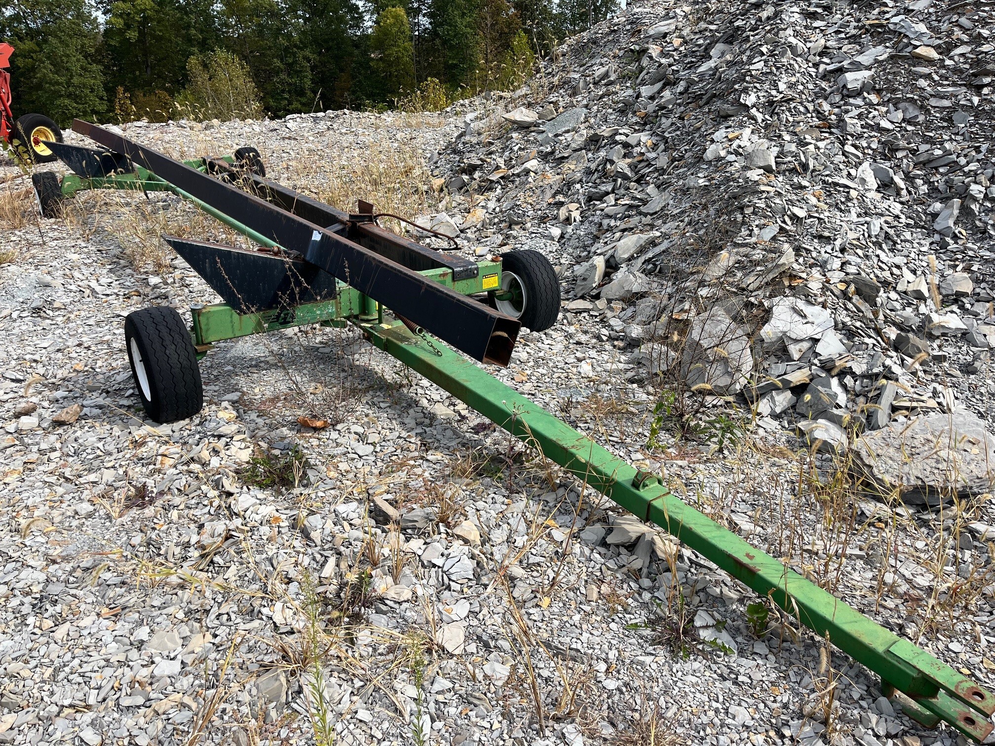  E-Z Trail 672 Header Trailer