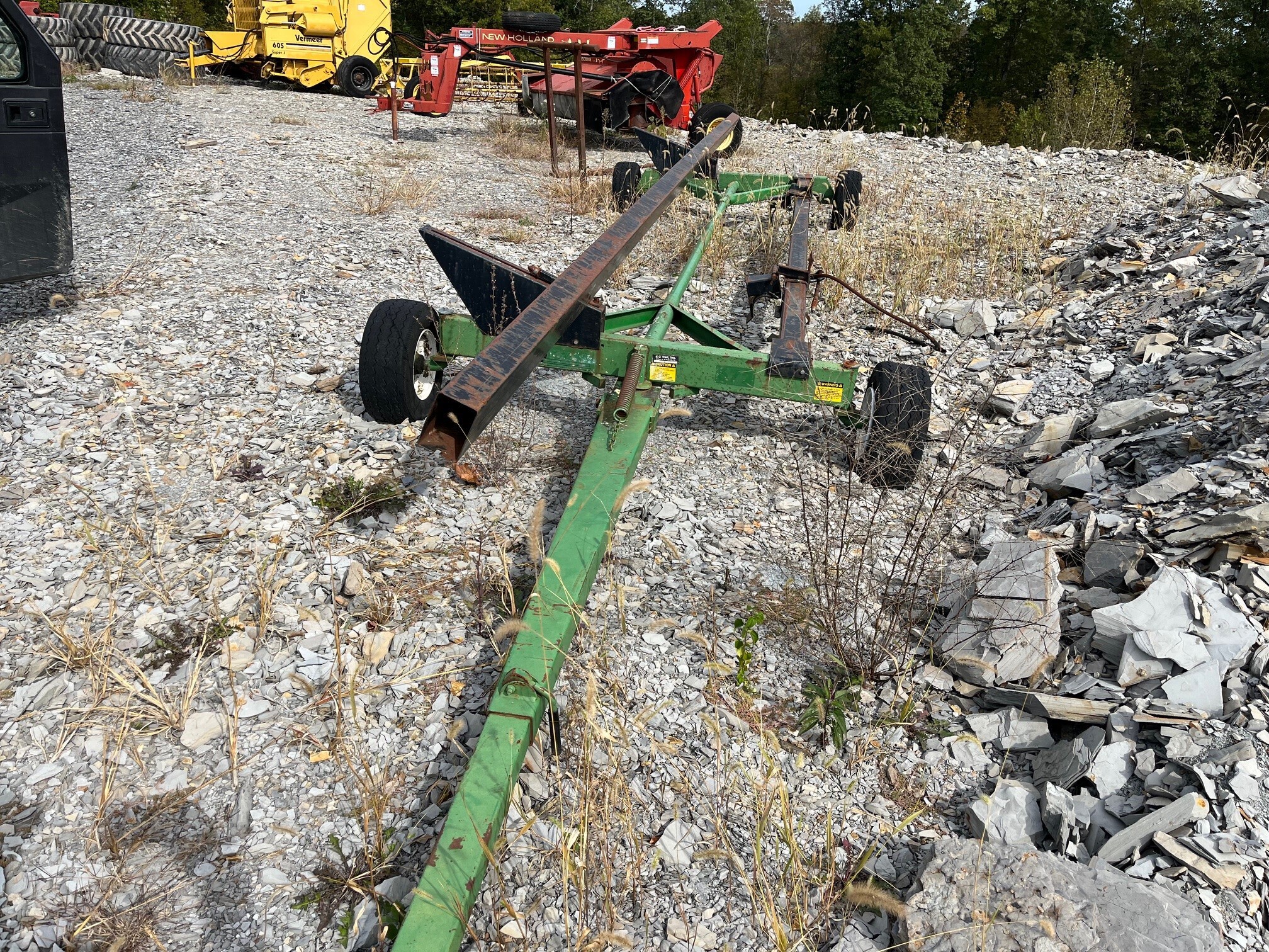  E-Z Trail 672 Header Trailer