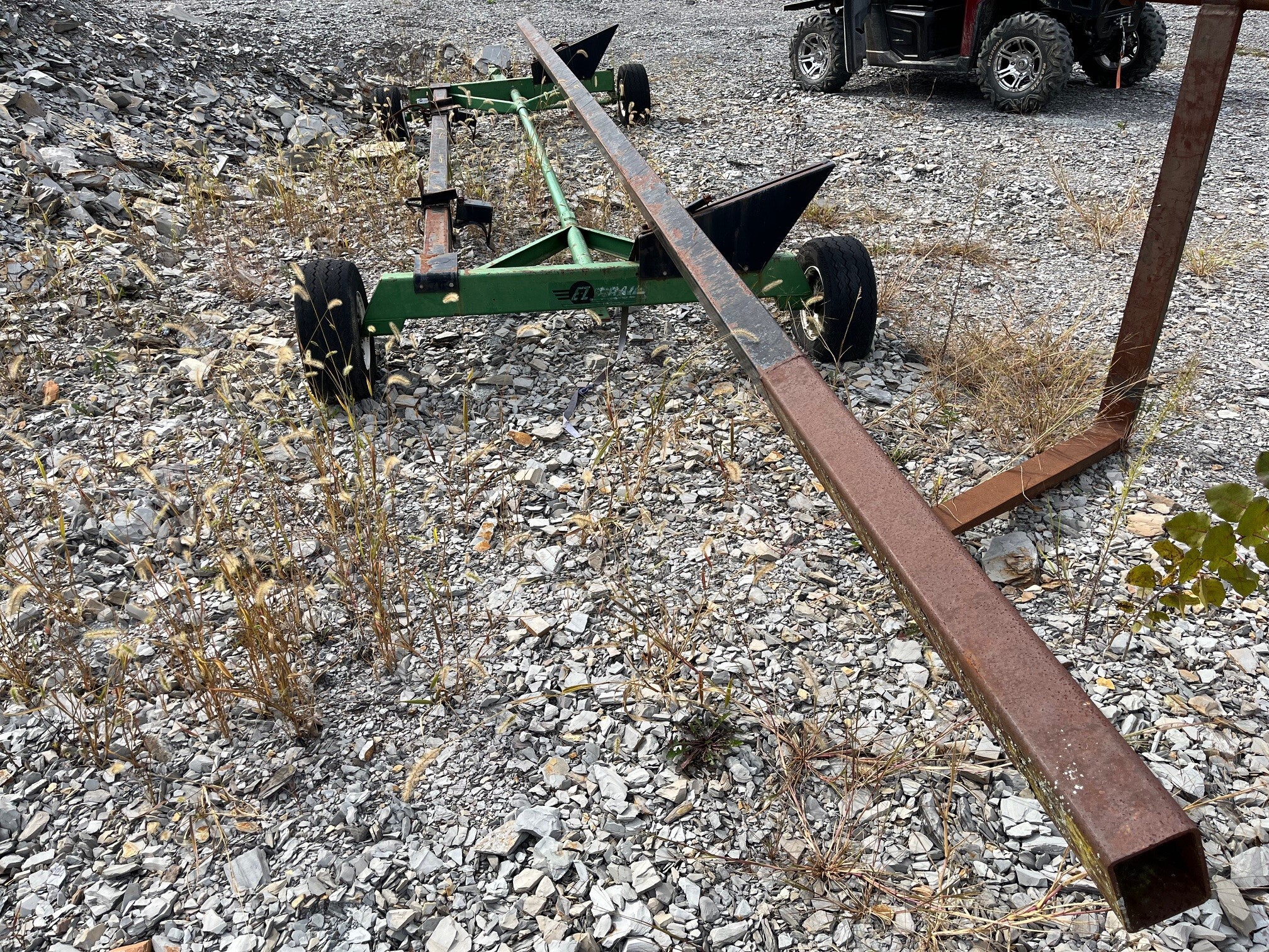  E-Z Trail 672 Header Trailer