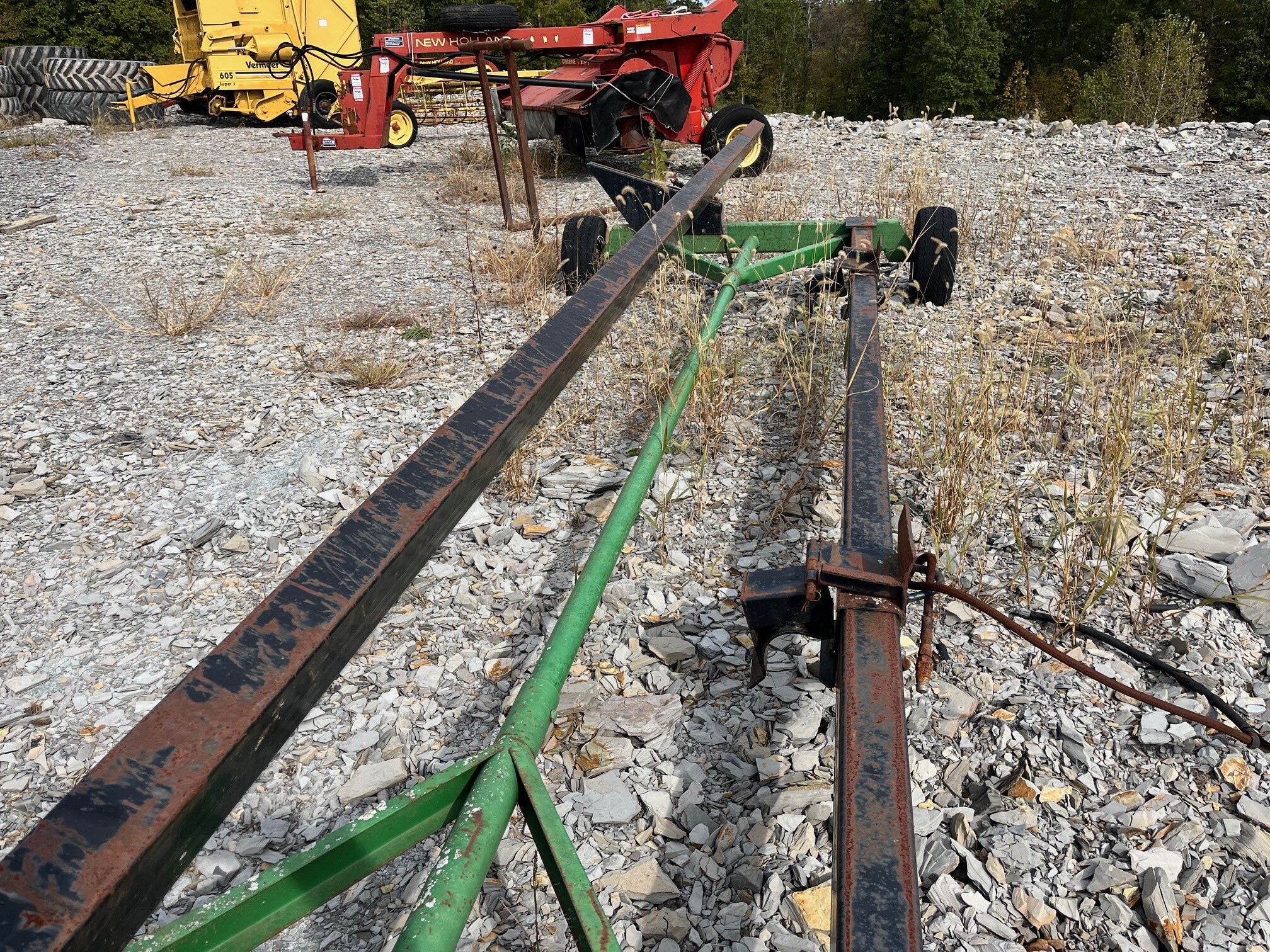  E-Z Trail 672 Header Trailer