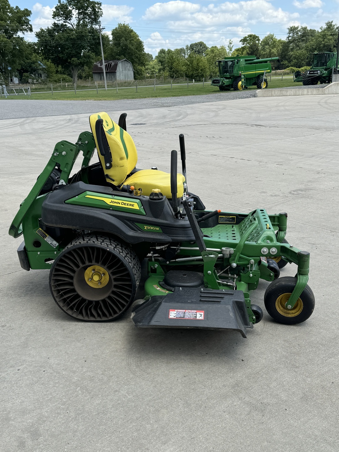 2023 John Deere Z930M Lawn Mower