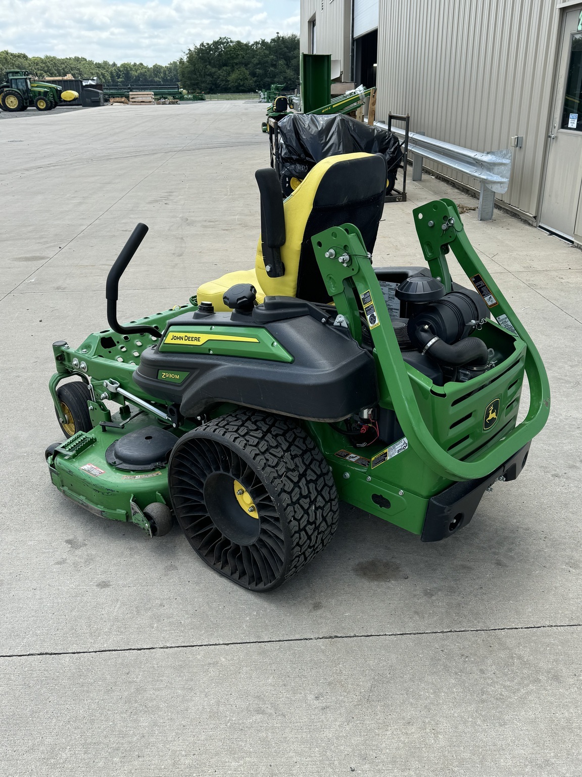 2023 John Deere Z930M Lawn Mower