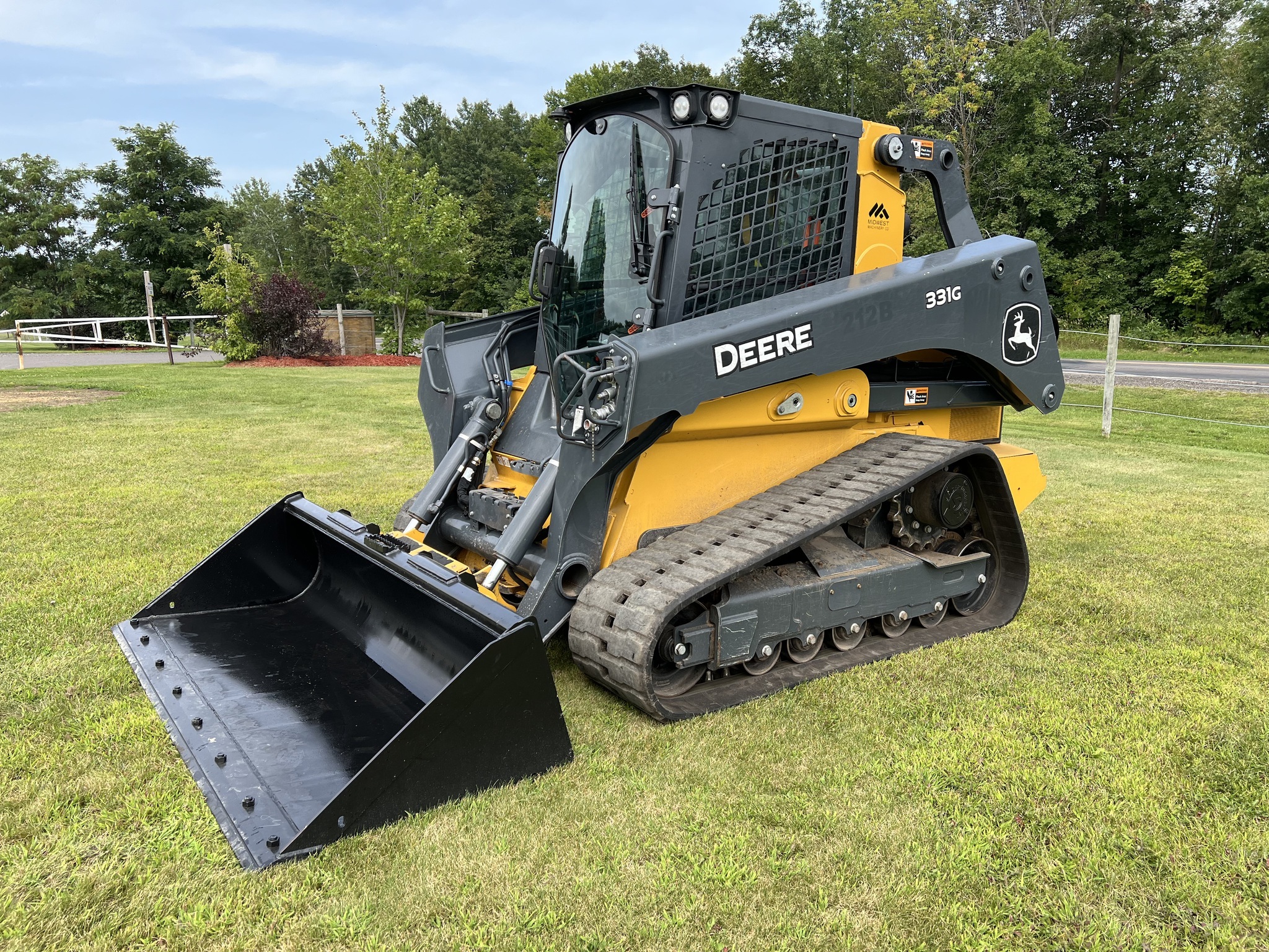 2023 Deere 331G Skid Steer