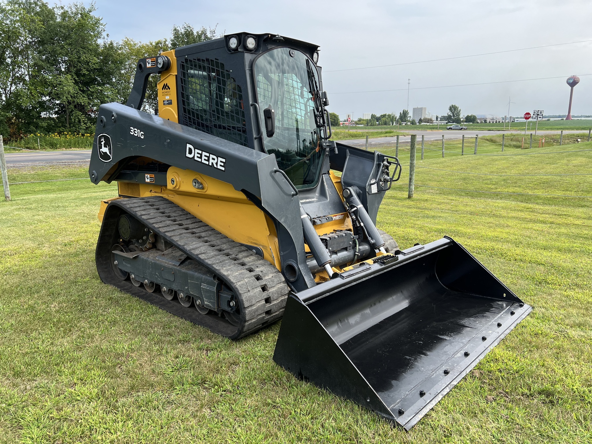 2023 Deere 331G Skid Steer