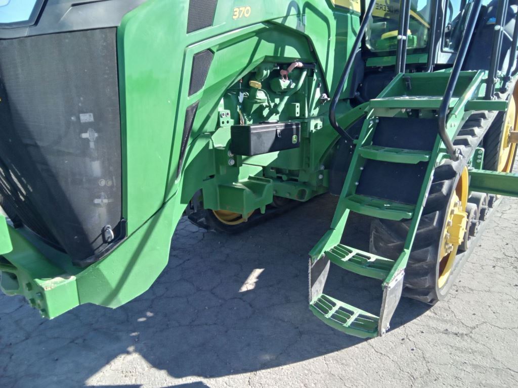 2022 John Deere 8RT 370 Tractor