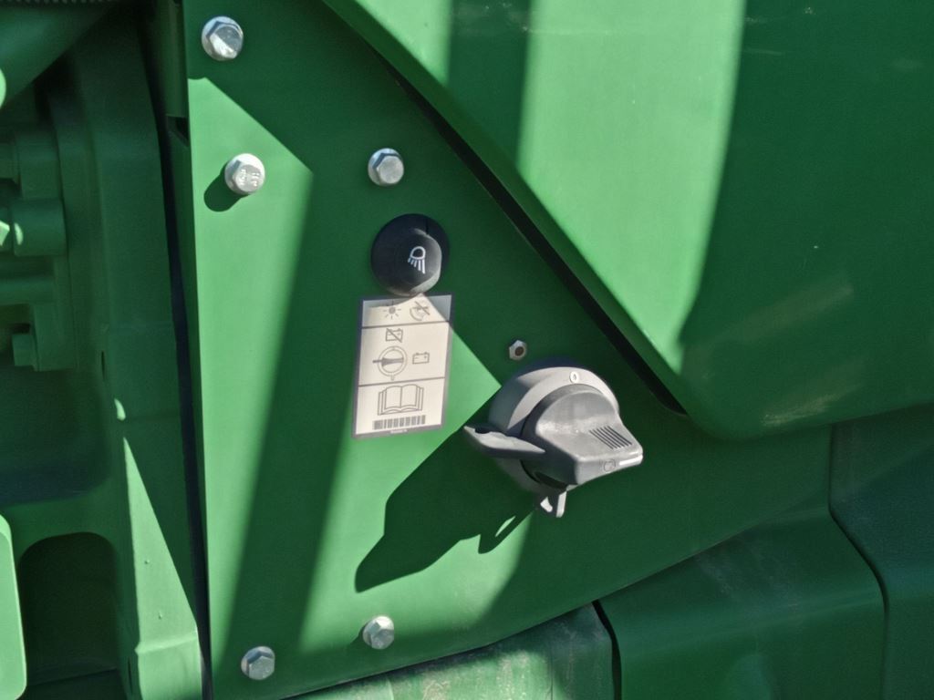 2022 John Deere 8RT 370 Tractor