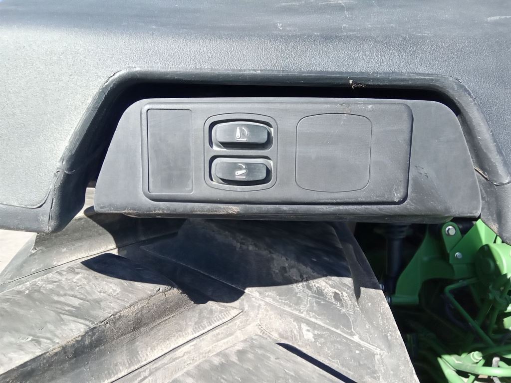 2022 John Deere 8RT 370 Tractor