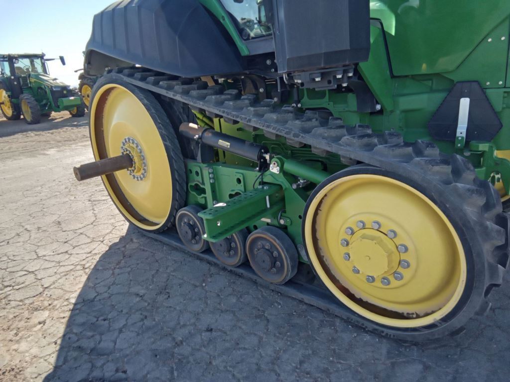 2022 John Deere 8RT 370 Tractor