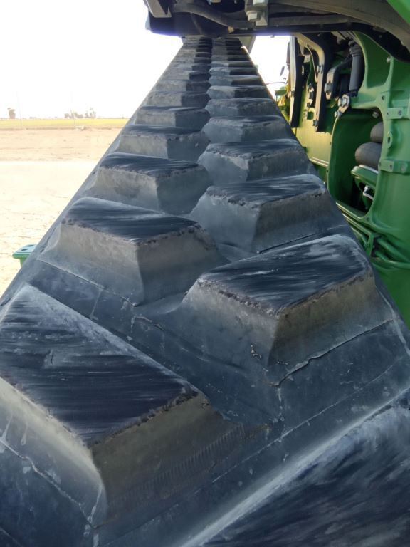 2022 John Deere 8RT 370 Tractor