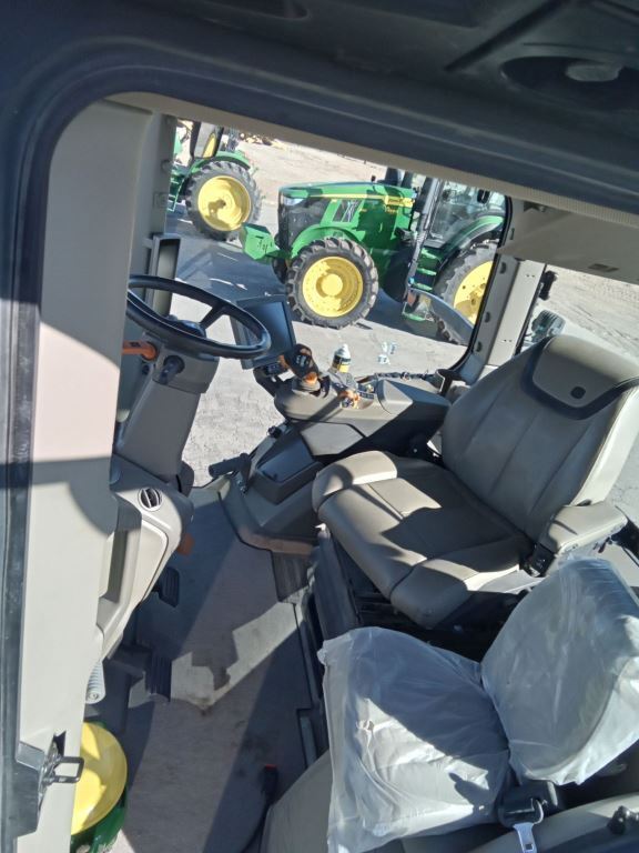 2022 John Deere 8RT 370 Tractor