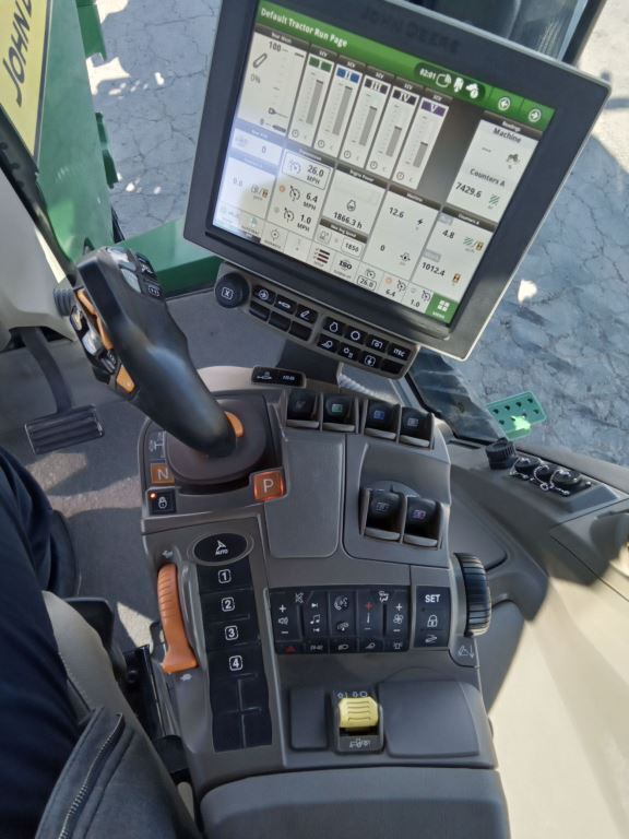 2022 John Deere 8RT 370 Tractor