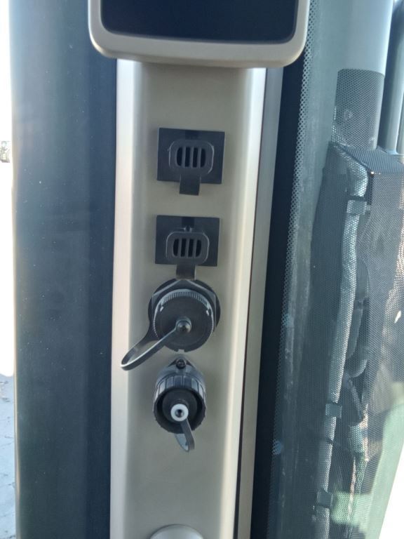 2022 John Deere 8RT 370 Tractor