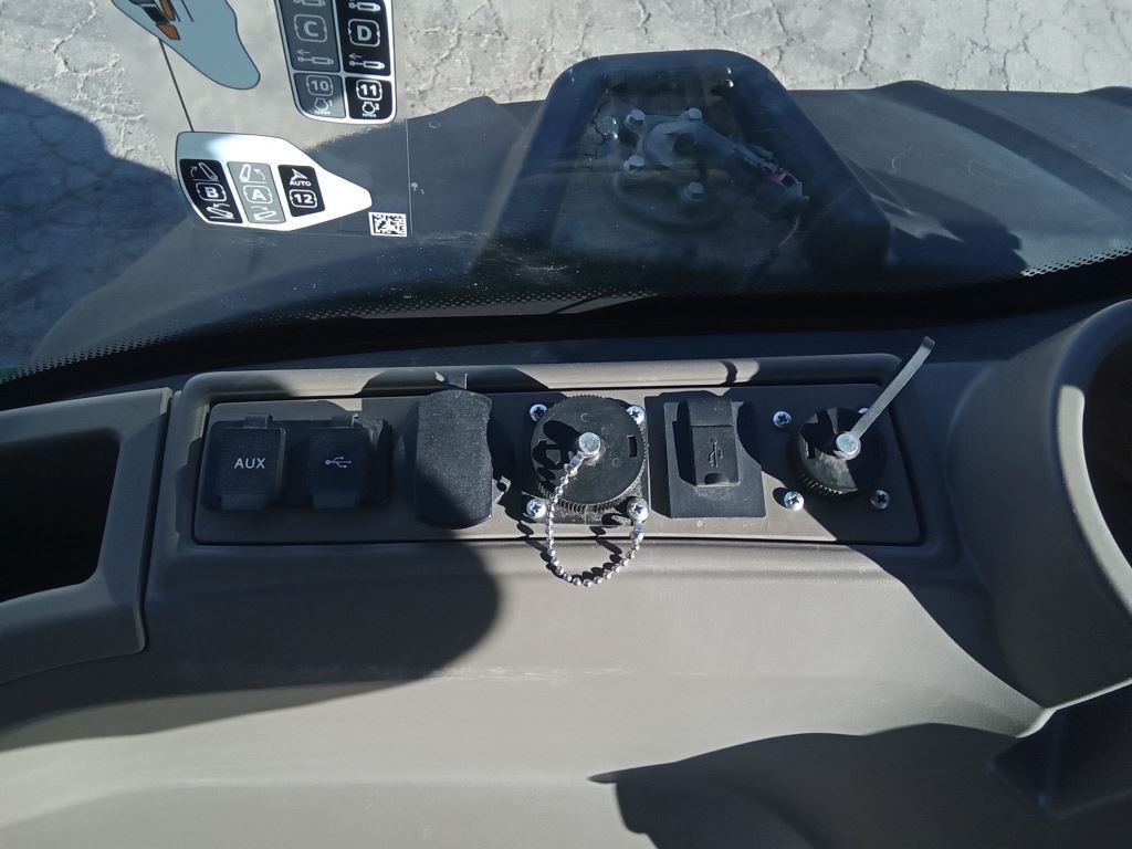 2022 John Deere 8RT 370 Tractor