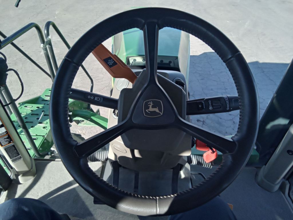 2022 John Deere 8RT 370 Tractor